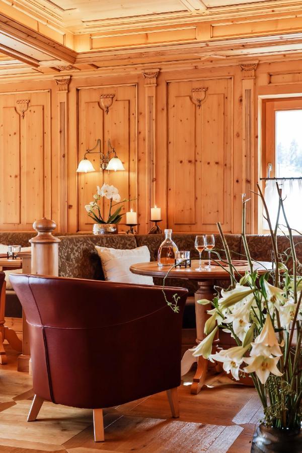 Hotel Astoria Самнаун Екстериор снимка