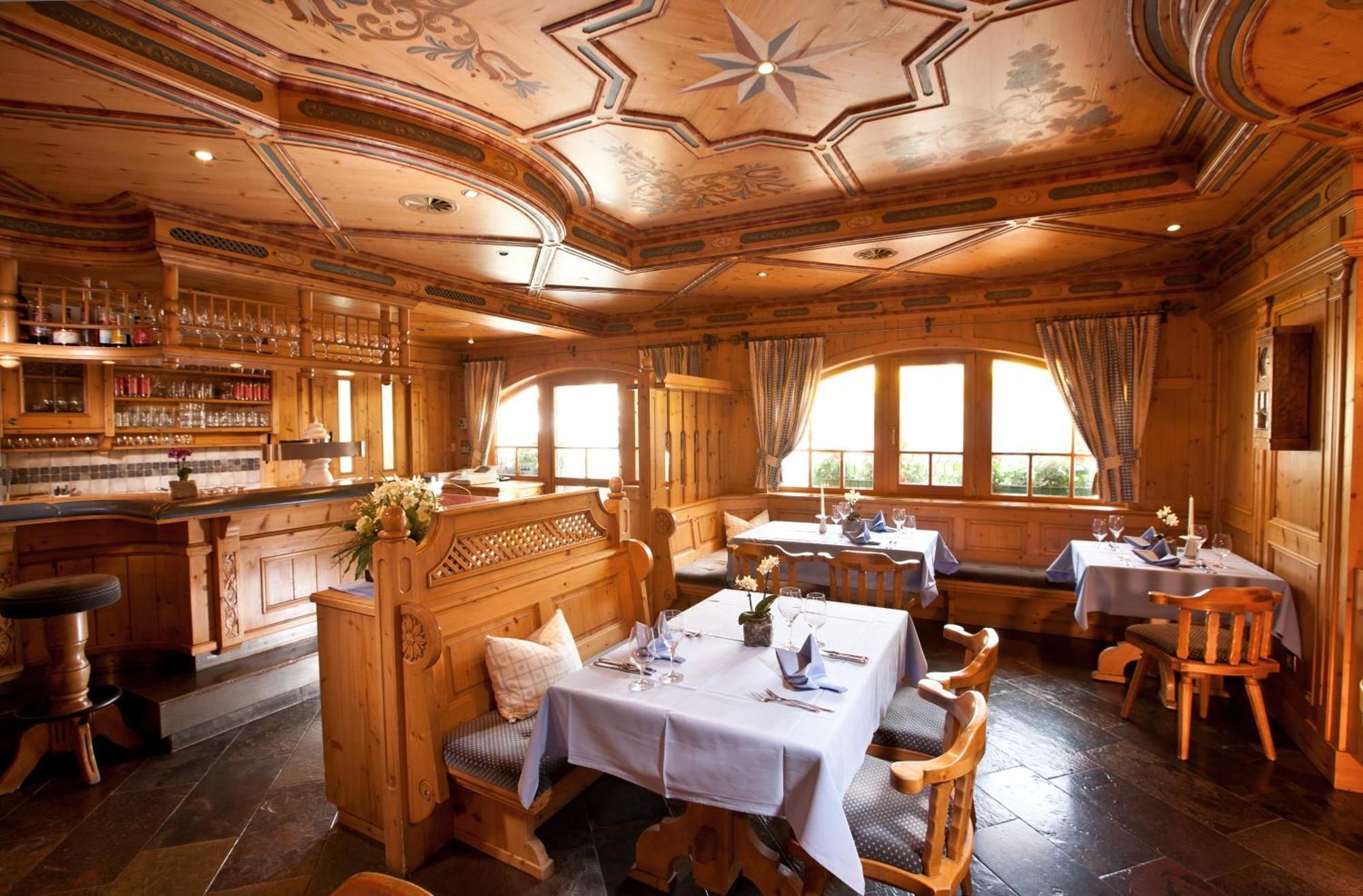 Hotel Astoria Самнаун Екстериор снимка